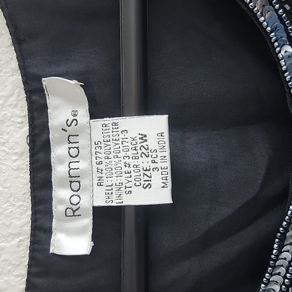 ROAMAN'S Sleeveless Black Blouse - Picture 2 of 4